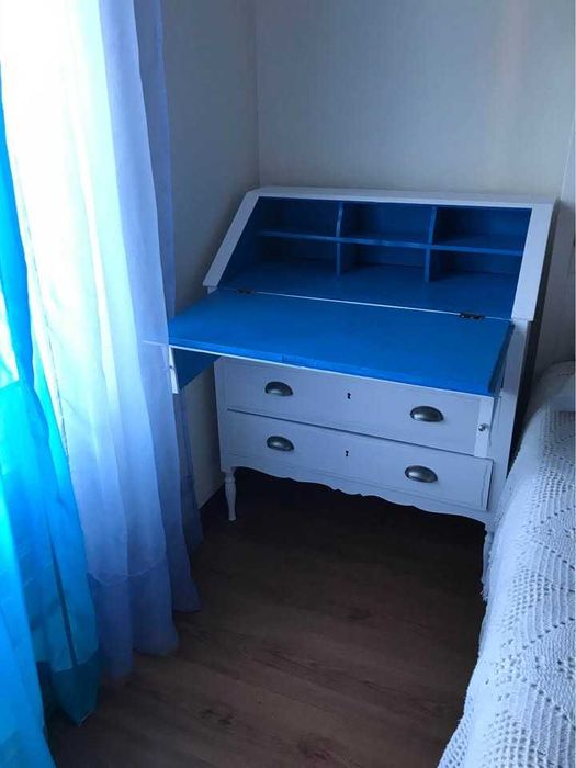 Cómoda e secretária