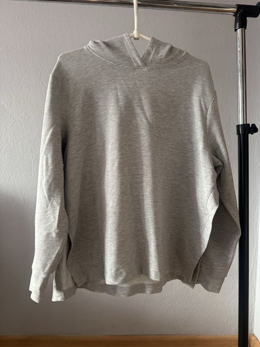 Bluza z rozcięciami