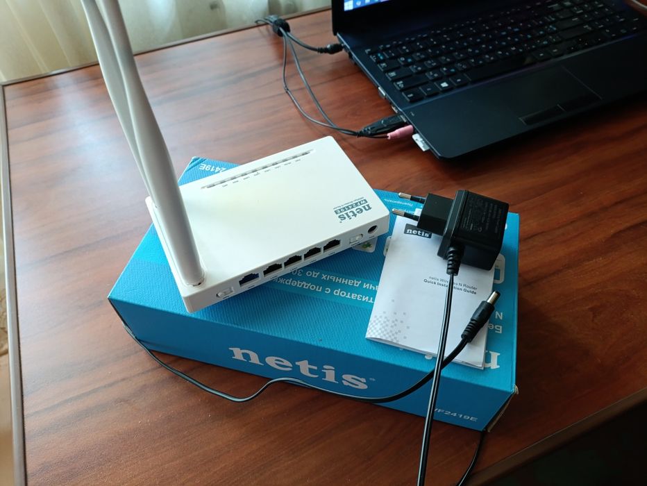 Роутер Netis WF2419E WiFi роутер майже новий