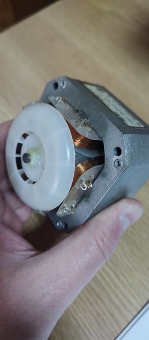 Електродвигун новий