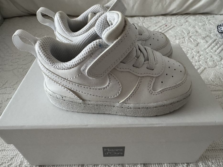 Sapqtilhas Nike tam. 21