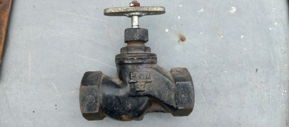 Кран вентильный чугунный РУ16-32