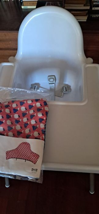 Cadeira de refeição para bebé