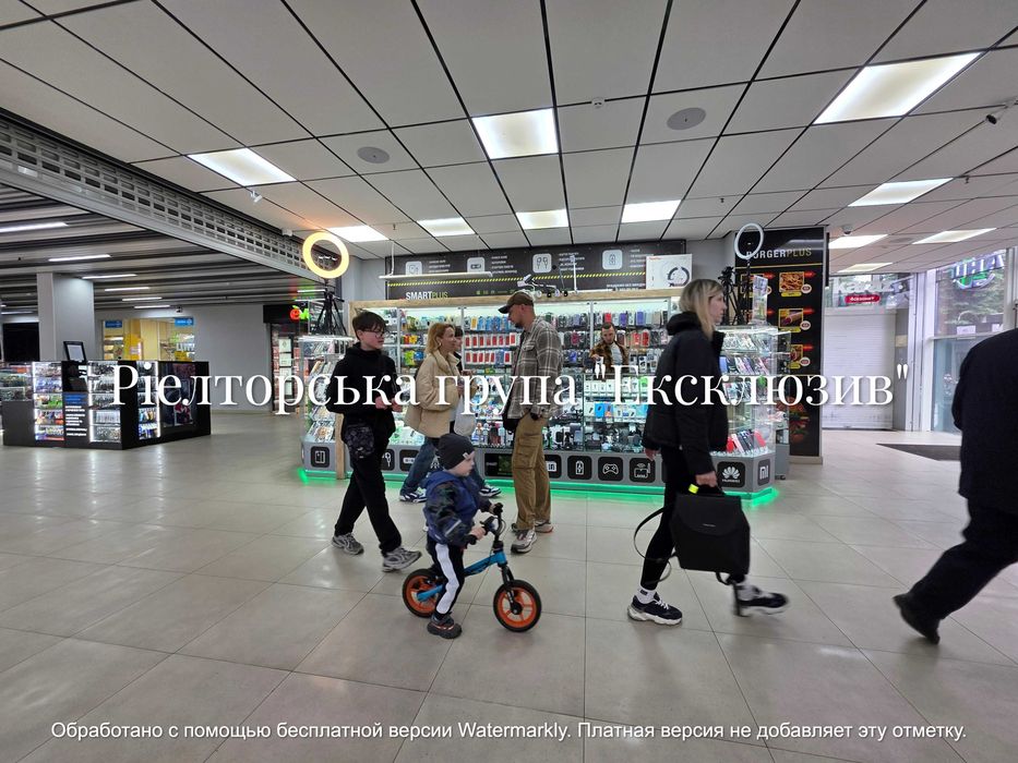 Пропонуються в оренду острівні зони в ТЦ, вул. Київська, 10