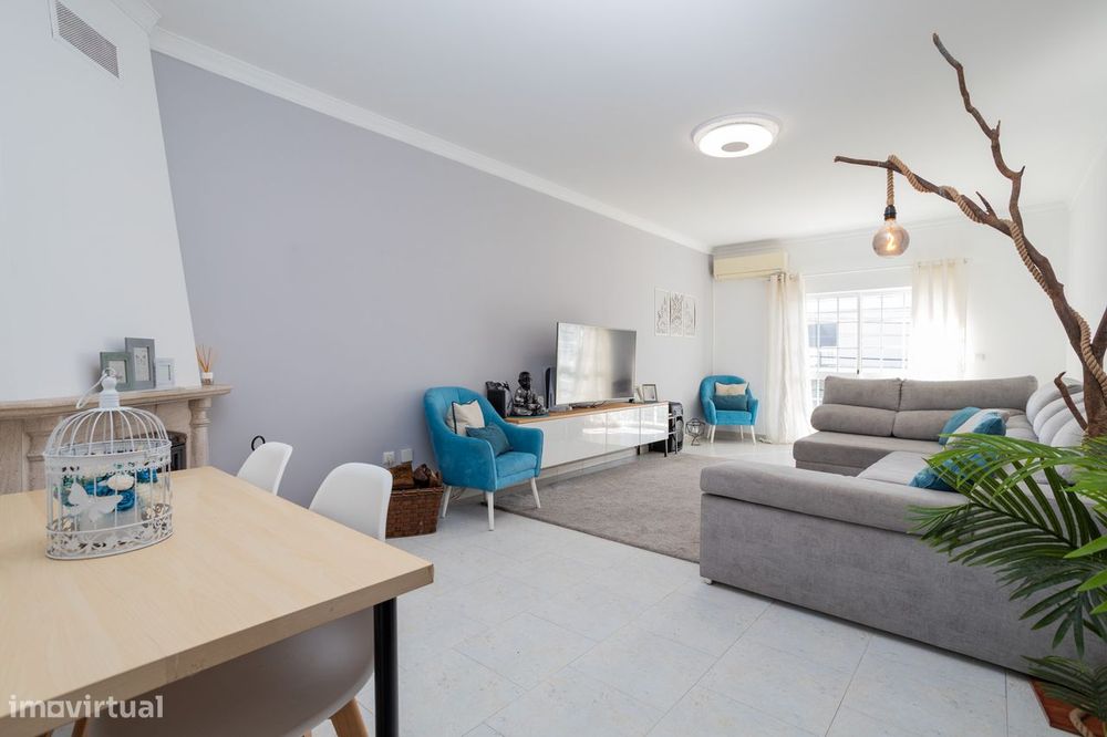 Apartamento T2 em Fernão Ferro: O Refúgio Perfeito para a Sua Família