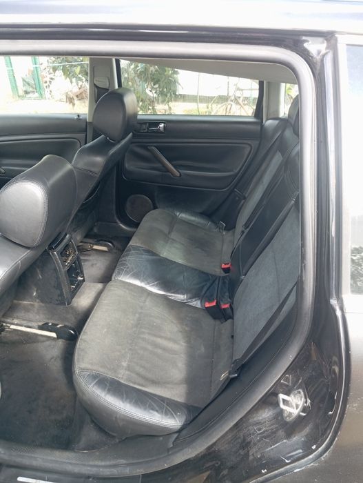 VW Passat 130 Highline com repro