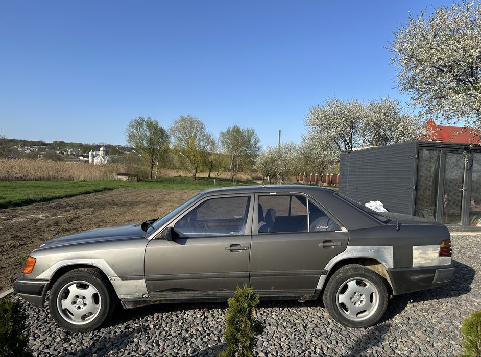 Mercedes-benz w124