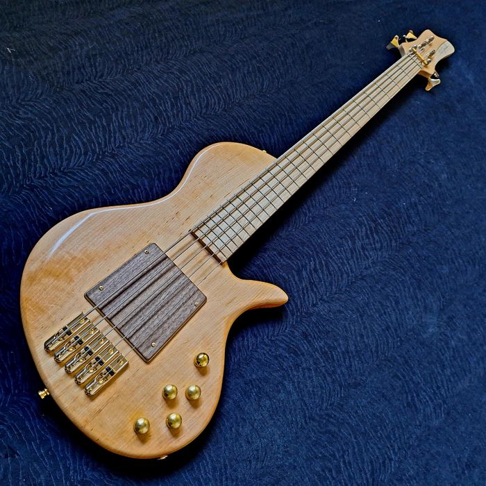 Gitara basowa, 5 strun, bas, lutnicza