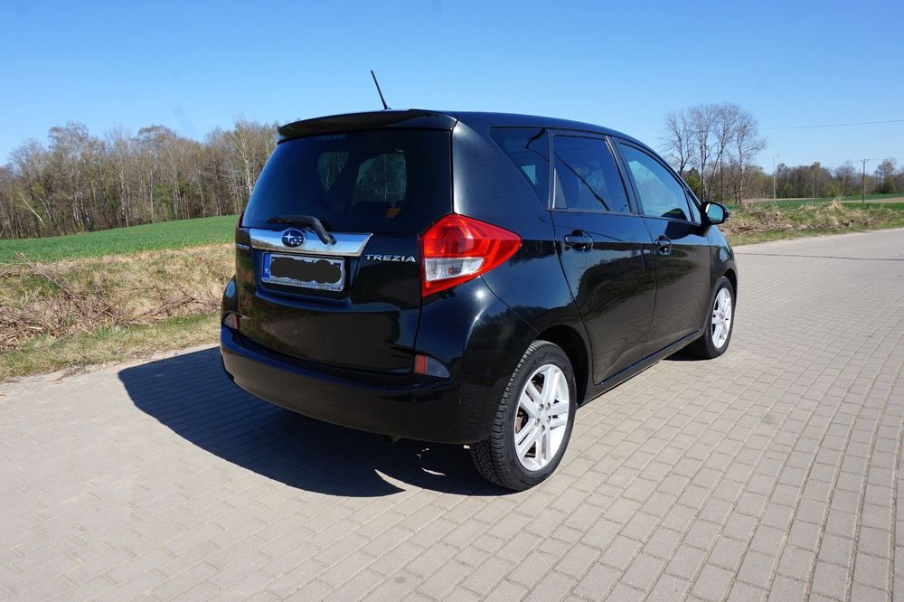 Subaru  Trezja Super stan Automat