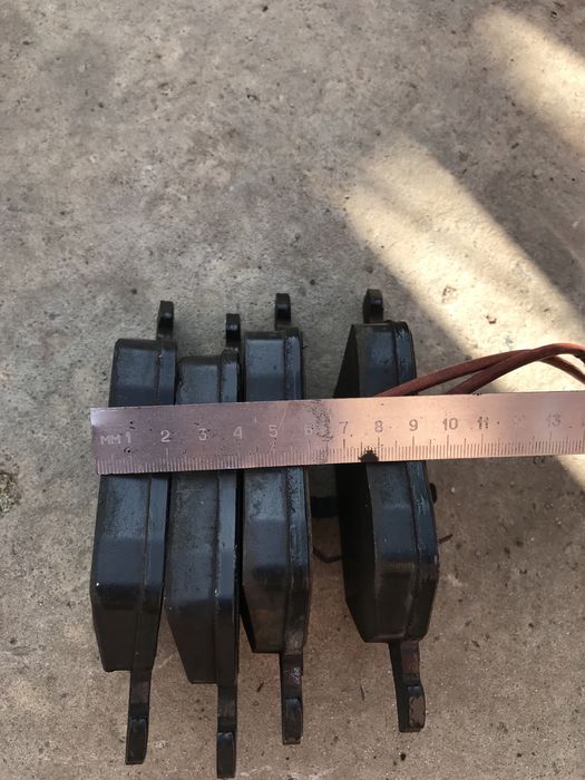 Тормозные колодки передние  AUDI A6C6