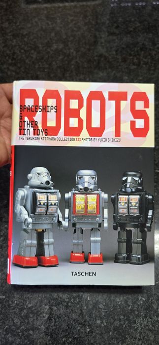 Livro catálogo Robots