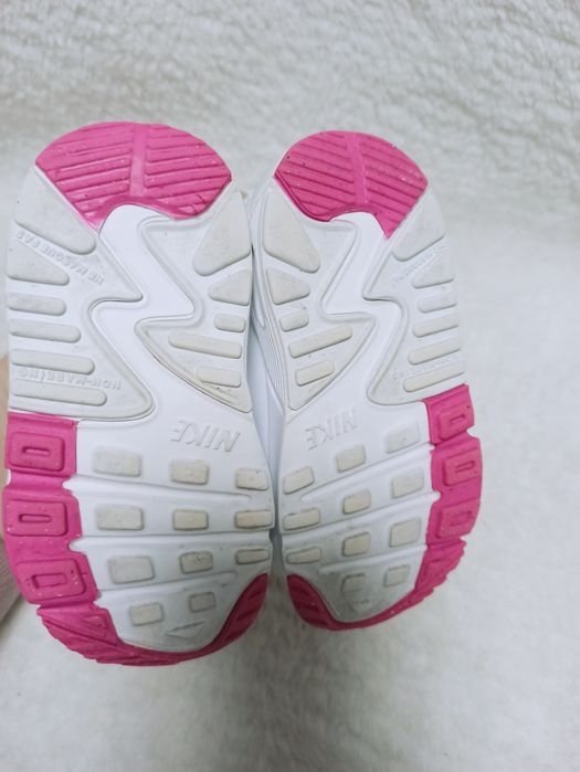 Оригінал NIKE кросівки для дівчинки, 20 розмір, устілка 13.5 см