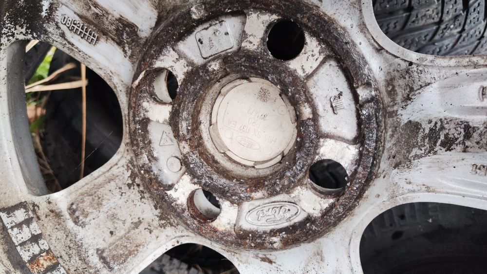 Felga aluminiowa 15 Ford Fiesta 7S6J007AA