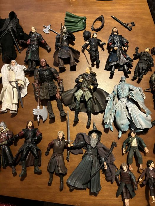 28 bonecos - figuras de coleção senhor dos anéis