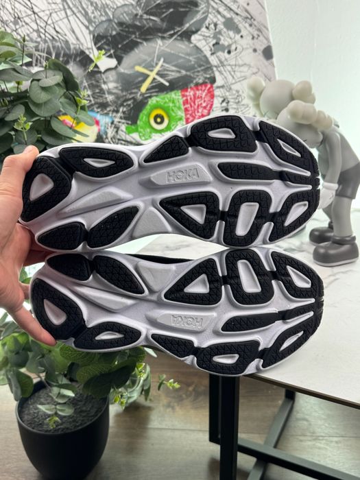 Кросівки Hoka Bondi 8 44.5 розмір Е8463