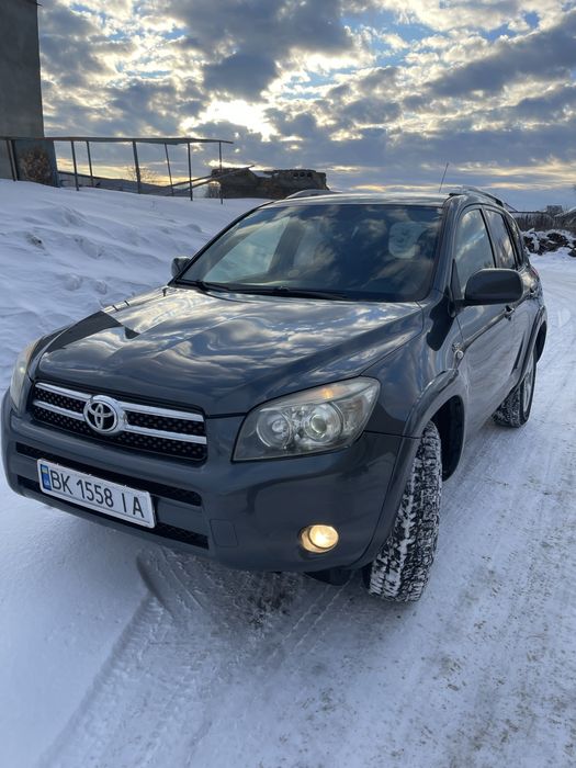 Продам Toyota Rav 4 в хорошому стані