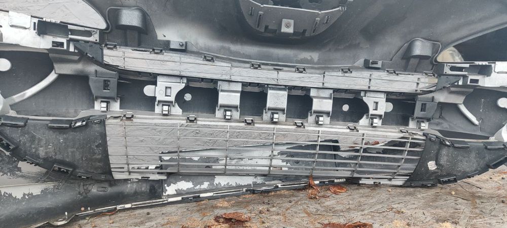 Бампер пежо 308 (2008р.) решітки