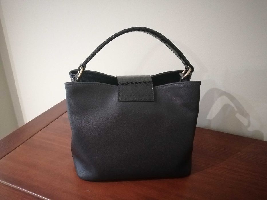 Mala preta, usada, em ótimo estado, Cavalinho