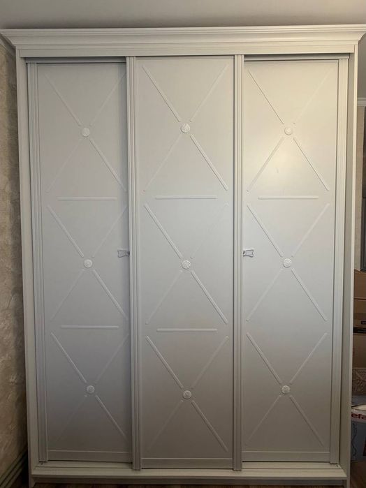 Продам шафу білого кольору, стан - майже новий