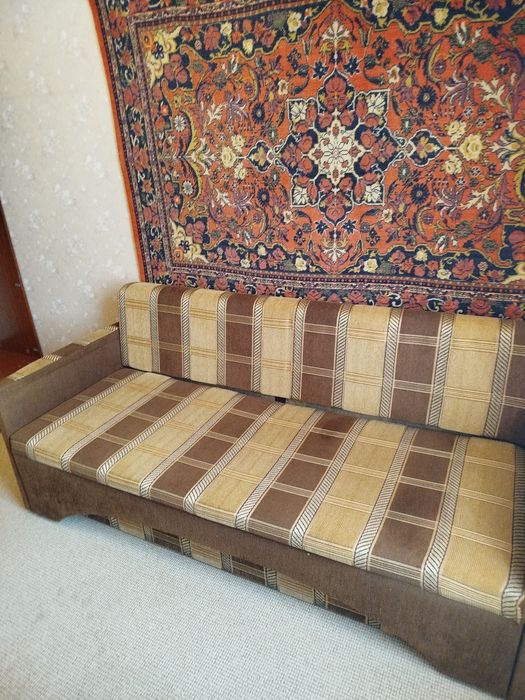 Здаю дві кімнати у 3- кімнатній квартирі на Виноградарі без господаря