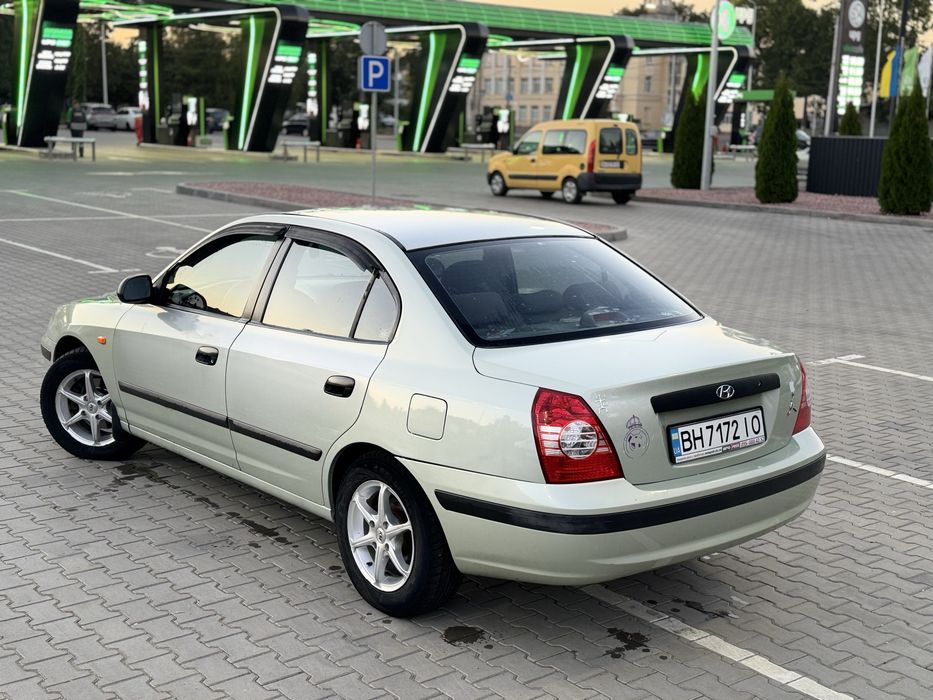 Hyundai Elantra 1.6 бензин