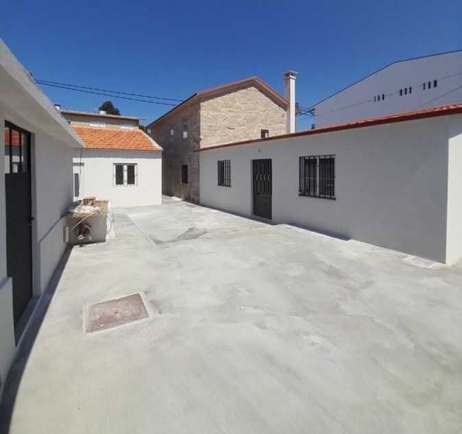 Para arrendar T3, moradia com espaço exterior privado