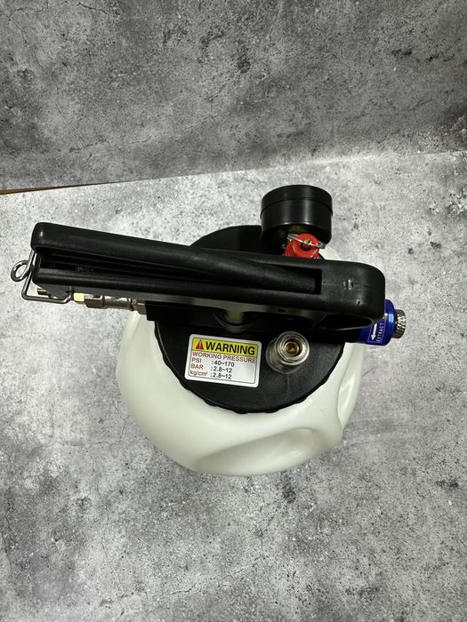 FreeTec Pneumatyczna Pompa do Oleju ATF 10L z Adapterami