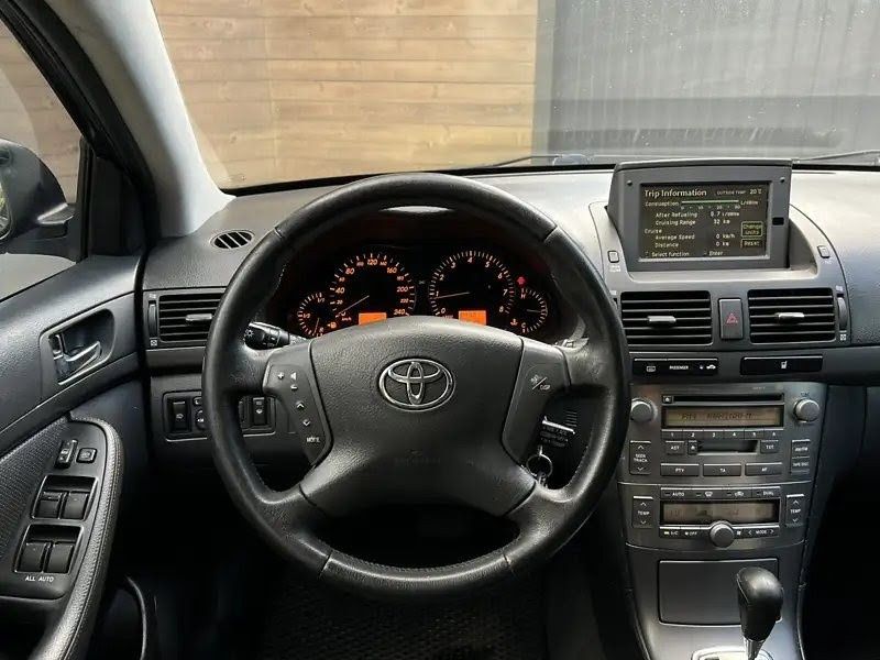 Toyota avensis T25