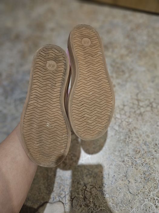 Buty marki H&m w rozmiarze 28