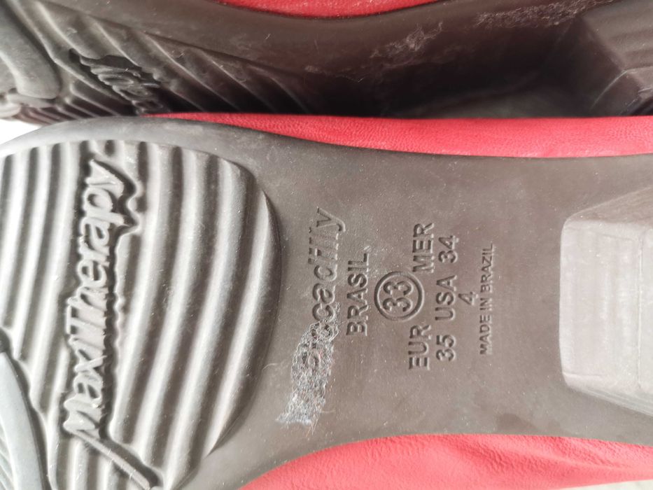 Sabrinas em tons vermelho e castanho, Piccadilly, 35