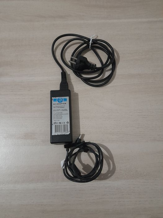 Universal PC Charger with Adapters423158957674352642