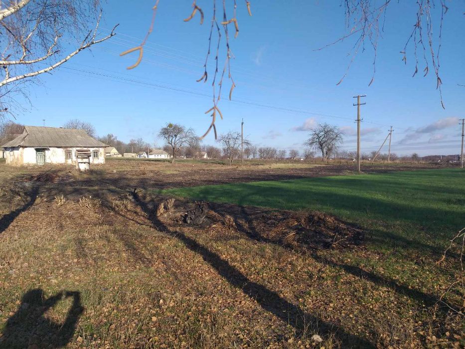 Продам земельну ділянку, фасадна частина с. Яблунівка центр 20 км. від