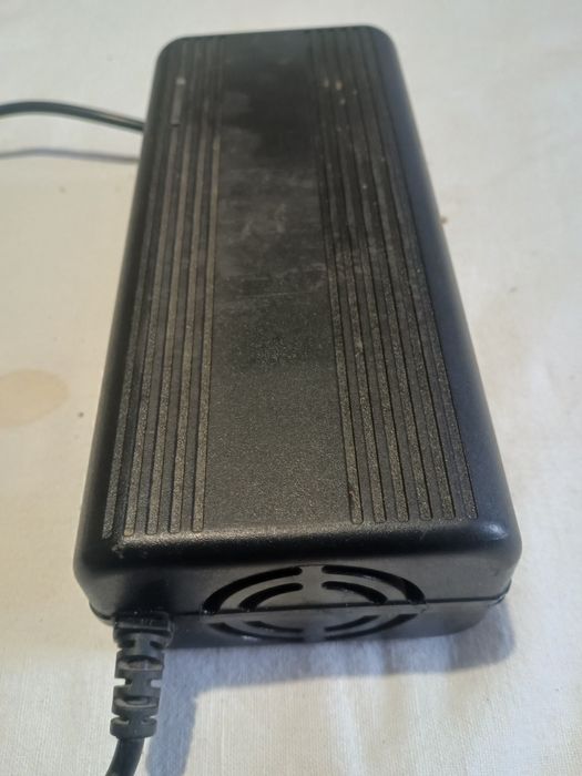 Зарядний пристрій  для електро велосипеда Fada 72v 20ah 2024року