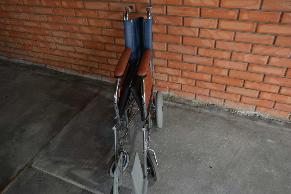 Каталка   -  коляска Invacare