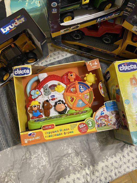 Інтерактивна іграшка Chicco Ферма