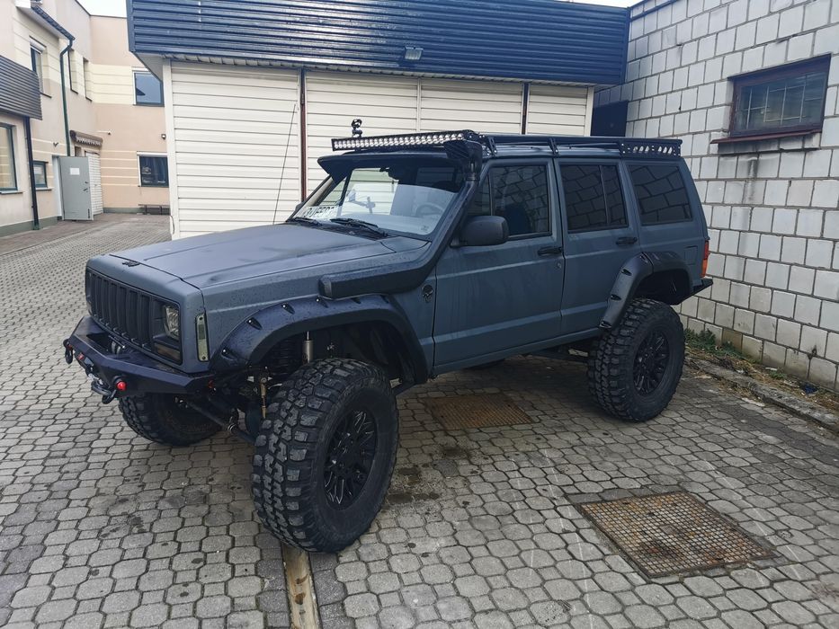Jeep Cherokee