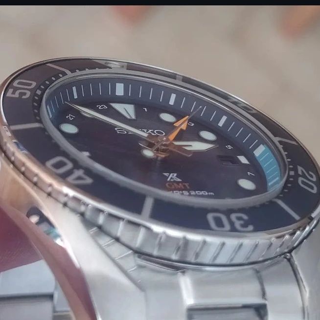 Seiko Prospex Sumo Solar GMT Diver SFK001J1 45mm 200m WR safira.