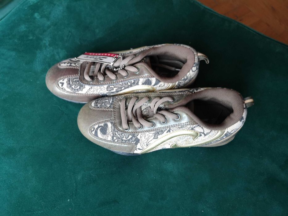 Buty sportowe typu adidasy damskie