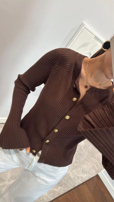 Шоколадний кардиган із золотою фурнітурою, кардиган шоко на ґудзиках