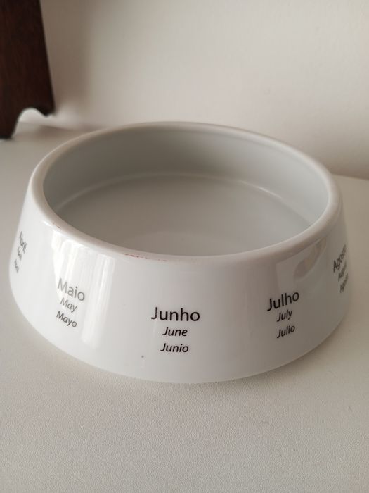 Comedouro de animais SPAL porcelanas Portugal, meses do ano