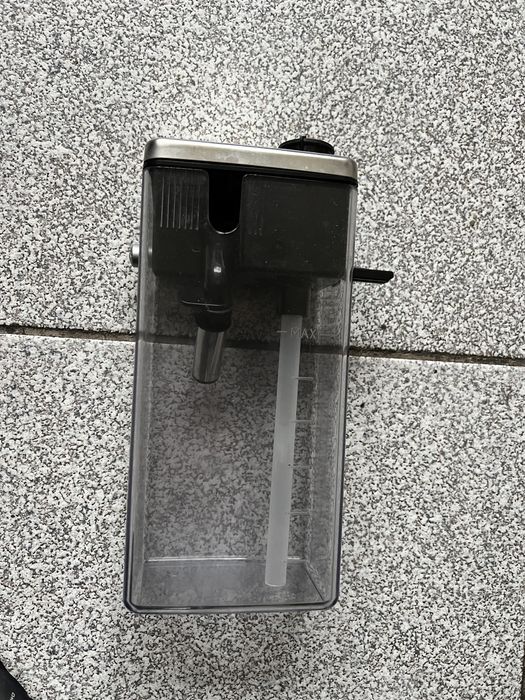 Капучинатор,молочник (контейнер для молока) для кофемашин De'Longhi.