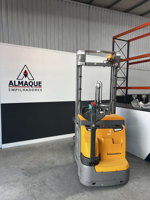 Stacker eletrico com elevacao de base 1200 kg Ano 2021