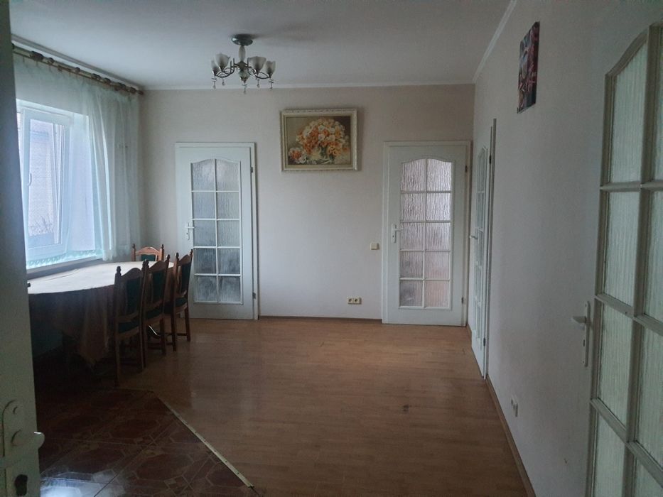 Будинок в смт.Володарка, 4 кімнати.