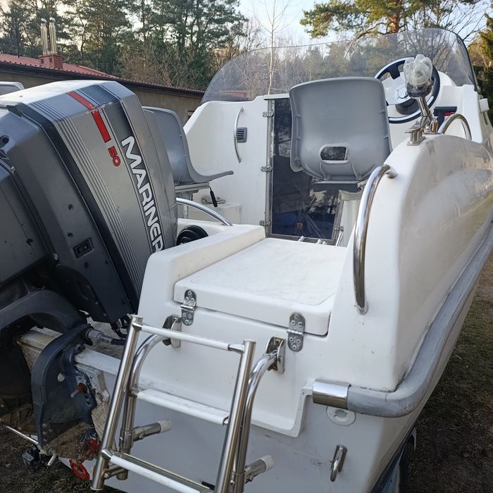 Łódka kabinowa Mariner 2T