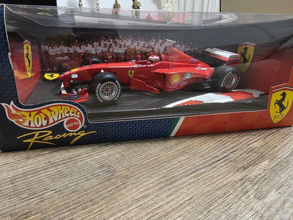 Ferrarri F399 Eddie Irvine - 1:18 Hot Wheels Racing