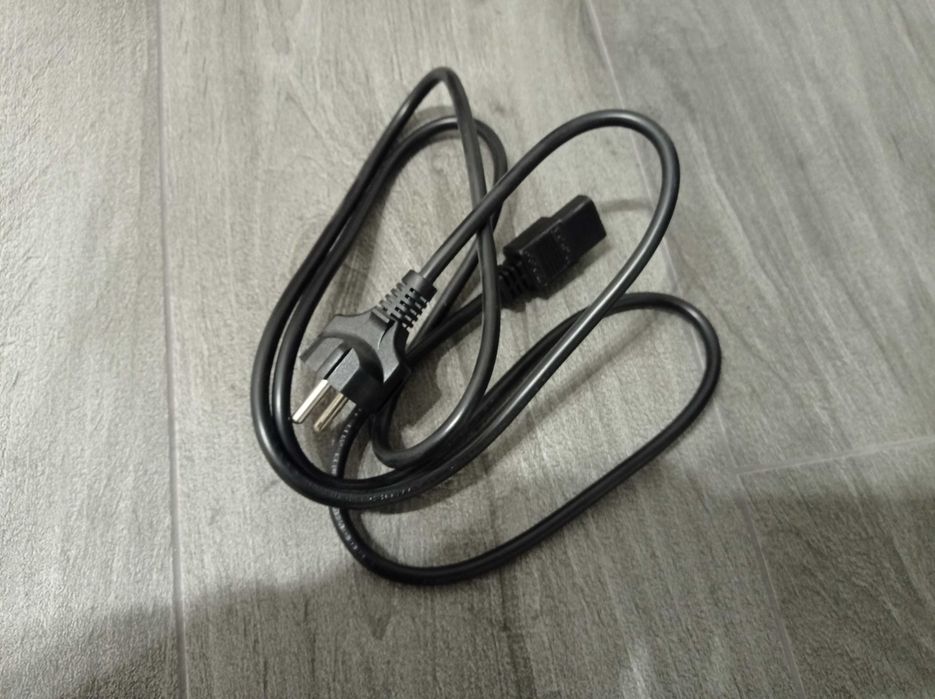 Підсилювач з проводом