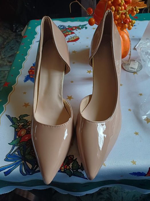Sprzedam damskie buty  nowe