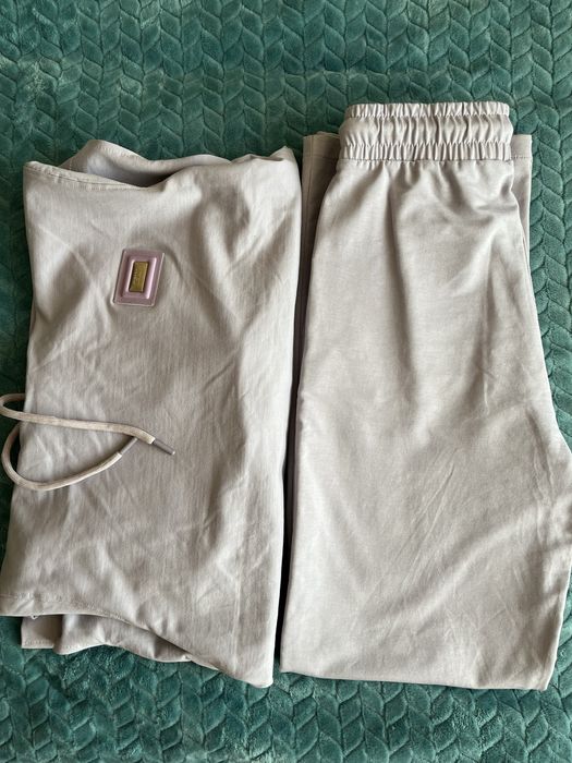 Жіночий костюм  RAW