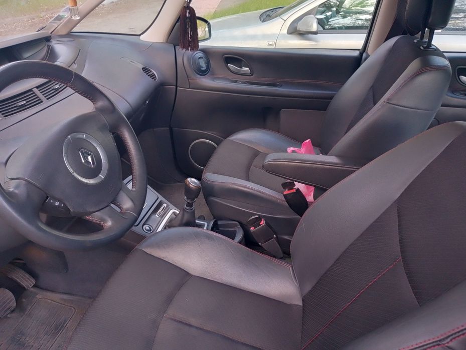 Рено Эспейс 4 7 мест.