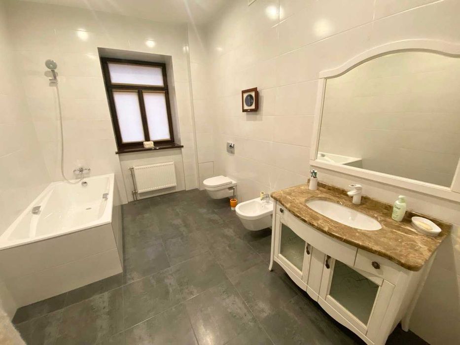 Продаж 6к.кв. по вул.Гончарна 5а